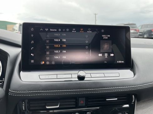 Used 2024 Nissan Rogue Platinum w/ Platinum Premium Package image 40