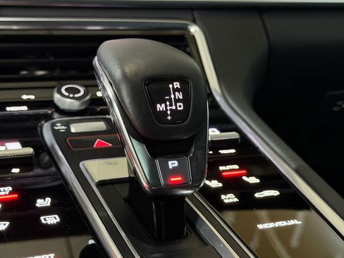 Used 2021 Porsche Panamera image 14