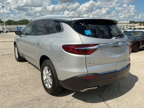 Used 2021 Buick Enclave Essence FWD image 3
