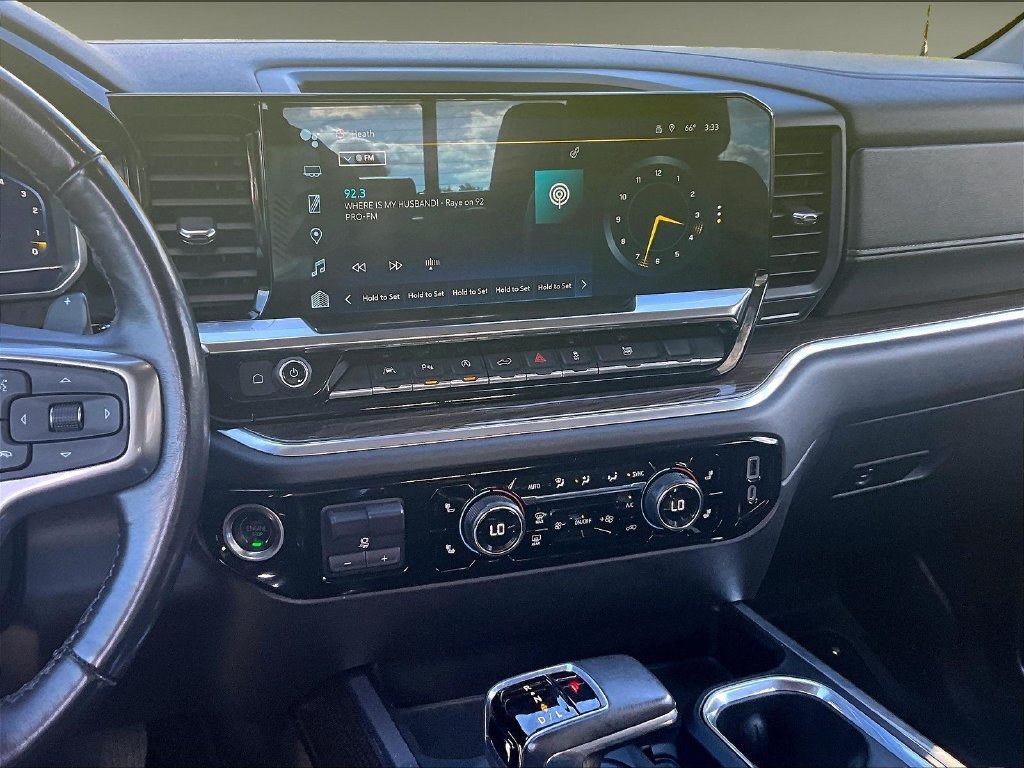 Used 2022 Chevrolet Silverado 1500 RST w/ Redline Edition AWD/4WD image 18