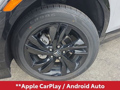 Used 2024 Buick Encore GX Sport Touring image 3