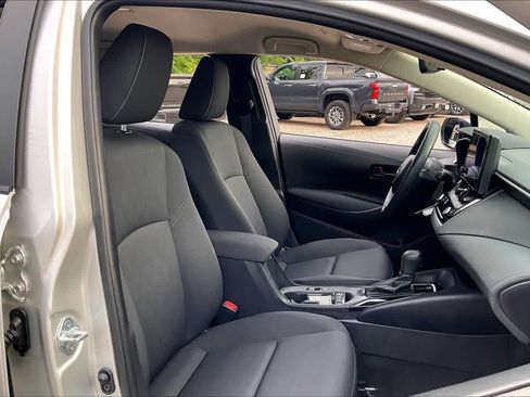 Used 2024 Toyota Corolla LE image 9