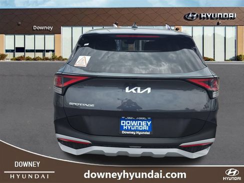 Used 2025 Kia Sportage LX FWD image 4