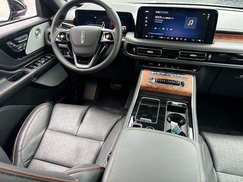 New 2025 Lincoln Aviator Black Label image 33