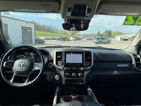 Used 2022 RAM 1500 Laramie AWD/4WD image 18