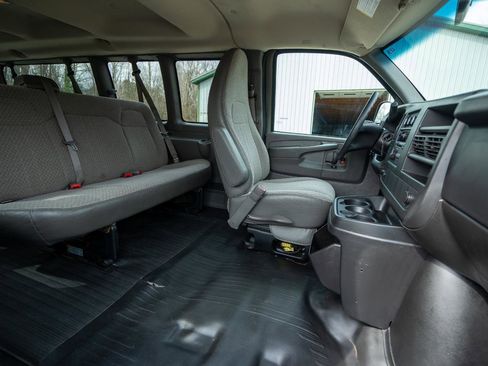 Used 2014 Chevrolet Express 3500 LS RWD image 15