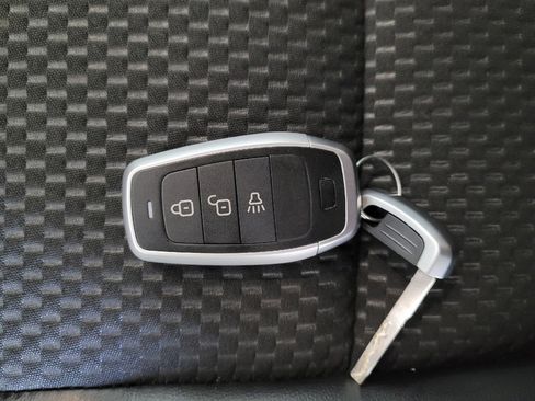 Used 2023 Ford Escape ST-Line AWD/4WD image 32