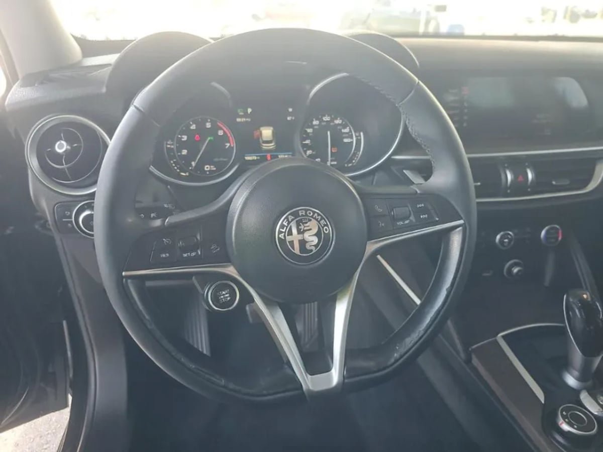 Used 2018 Alfa Romeo Stelvio Ti AWD/4WD image 9