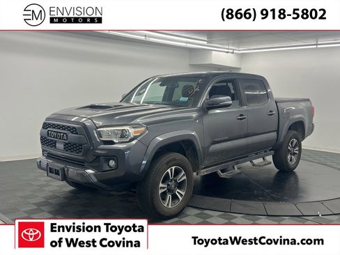 Used 2019 Toyota Tacoma TRD Sport image 1