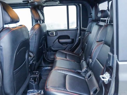 Certified 2021 Jeep Gladiator Willys image 20