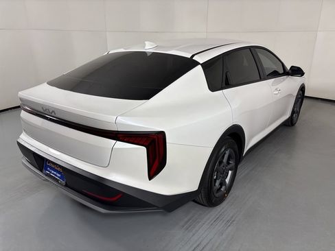New 2026 Kia K4 FWD image 7