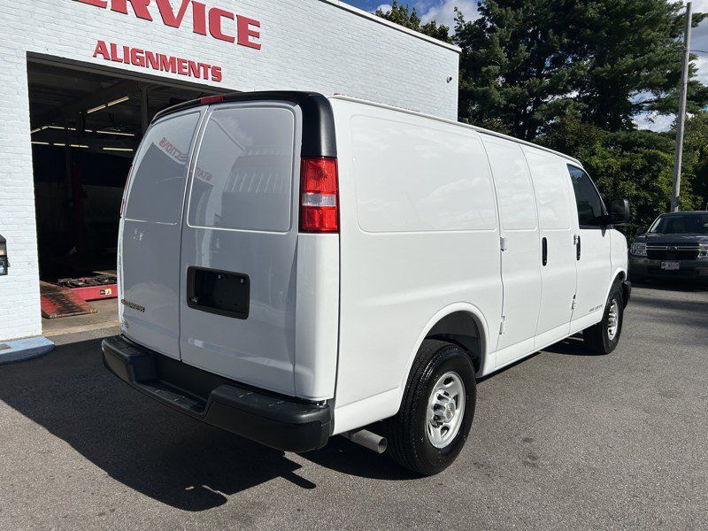 Used 2026 Chevrolet Express 2500 RWD image 7