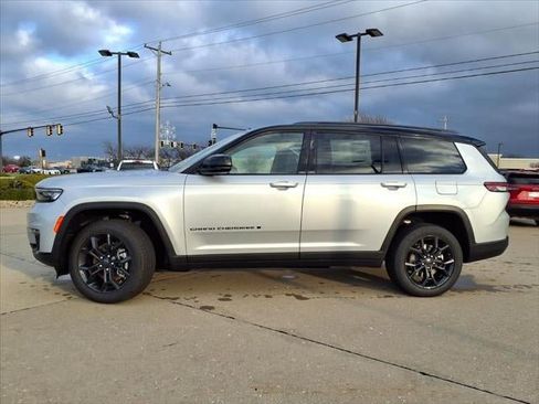 New 2025 Jeep Grand Cherokee L Limited w/ Trailer Tow Package image 62