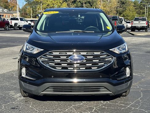 Used 2022 Ford Edge Titanium image 3