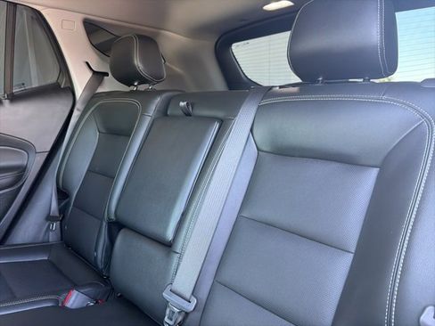 Used 2022 GMC Terrain SLT w/ LPO, Floor Liner Package image 10