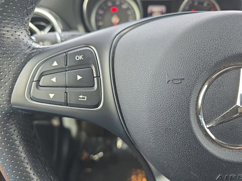 Used 2019 Mercedes-Benz GLA 250 4MATIC image 17