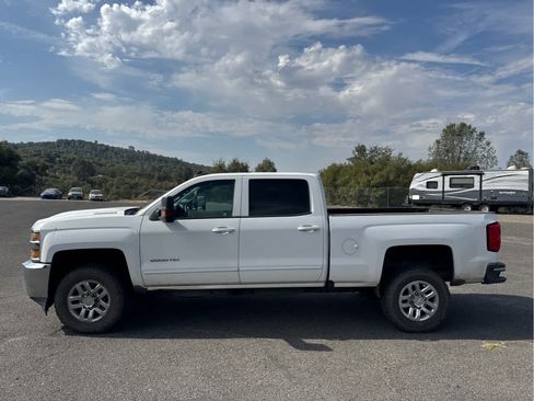 Used 2017 Chevrolet Silverado 2500 LT AWD/4WD image 8