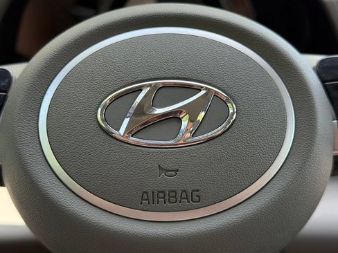 Used 2023 Hyundai Elantra Blue FWD image 17
