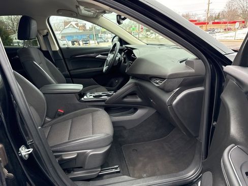 Used 2023 Buick Envision Preferred image 9