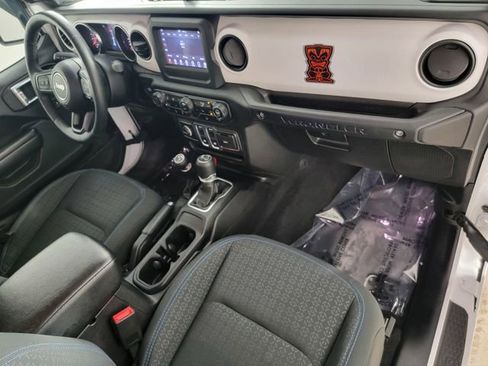 Used 2021 Jeep Wrangler Sport AWD/4WD image 18