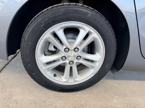 Used 2018 Chevrolet Cruze LT w/ Convenience Package image 14
