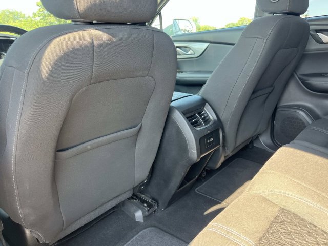 Used 2019 Chevrolet Blazer LT FWD image 19