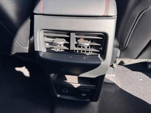 Used 2021 Ford Edge ST-Line image 16