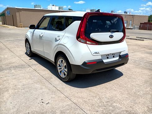 Used 2020 Kia Soul LX image 5