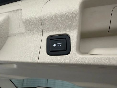 Used 2021 GMC Acadia Denali w/ Denali Technology Package AWD/4WD image 43