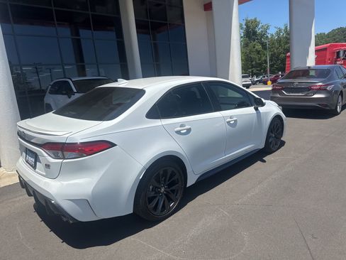 Used 2023 Toyota Corolla SE FWD image 5