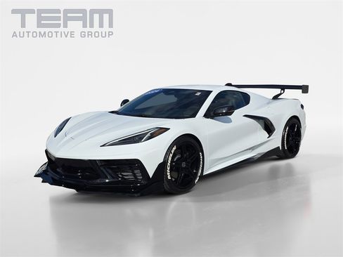 Used 2024 Chevrolet Corvette Stingray Coupe w/ 1LT image 3