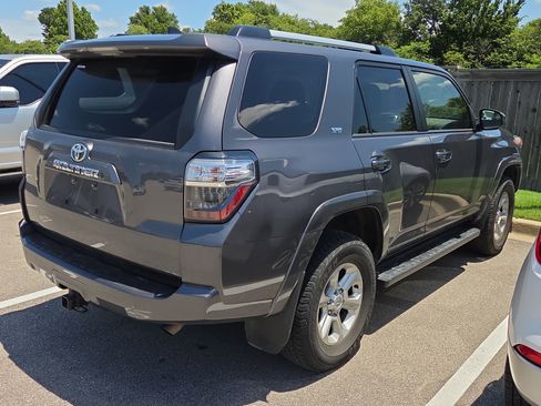Used 2023 Toyota 4Runner SR5 AWD/4WD image 8