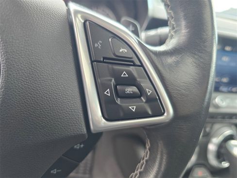 Used 2021 Chevrolet Camaro LT image 22