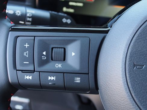 Used 2026 Nissan Kicks SR FWD image 20