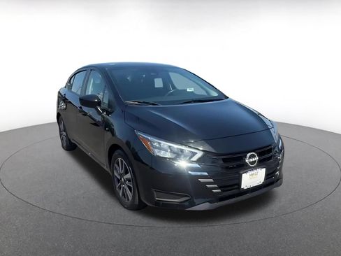 Used 2025 Nissan Versa SV FWD image 3