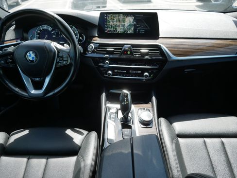 Used 2019 BMW 530i xDrive w/ Convenience Package AWD/4WD image 10