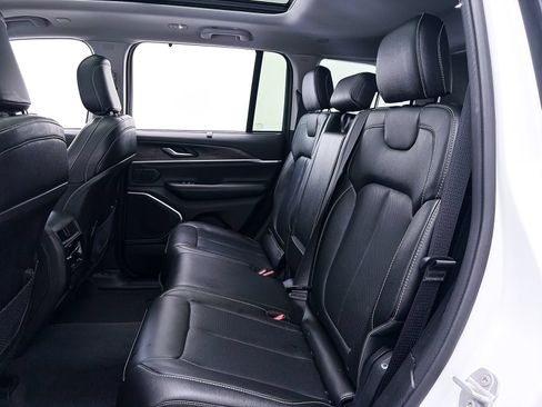 Used 2023 Jeep Grand Cherokee 4WD 4xe w/ Luxury Tech Group II image 44
