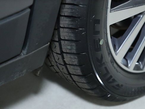 Certified 2024 Nissan Kicks SV image 36