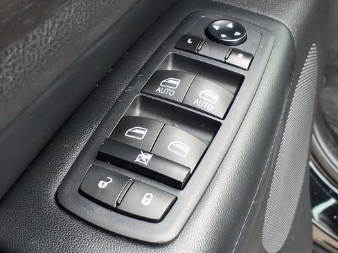 Used 2017 Jeep Grand Cherokee Altitude image 13