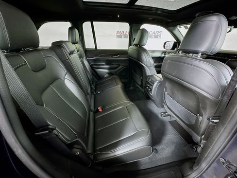 Used 2024 Jeep Grand Cherokee Limited w/ Black Appearance Package image 28