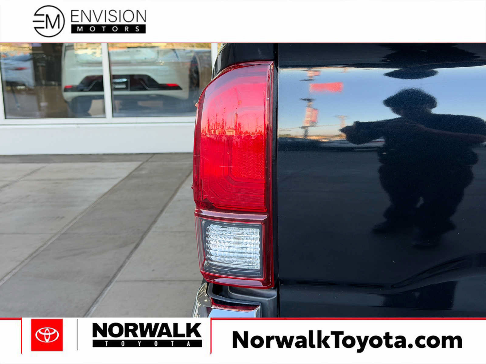 Used 2019 Toyota Tacoma SR5 RWD image 9