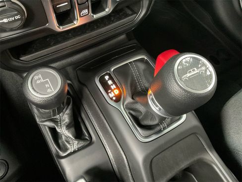 New 2025 Jeep Gladiator Sport image 19