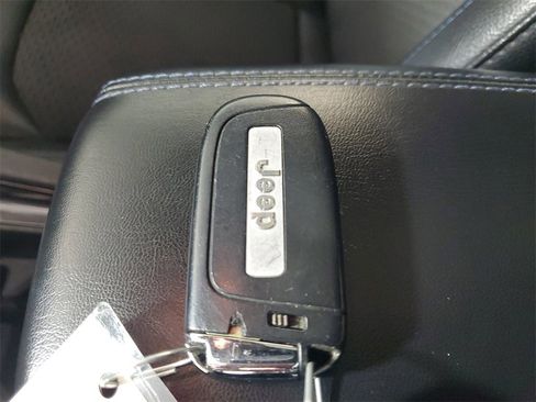 Used 2022 Jeep Compass Latitude w/ Sun and Sound Group image 27