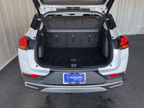 Used 2023 Buick Encore GX Select AWD/4WD image 23