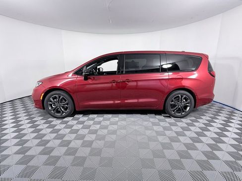 New 2026 Chrysler Pacifica Select image 7