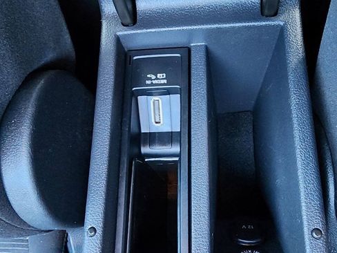 Used 2015 Volkswagen Tiguan S FWD image 22