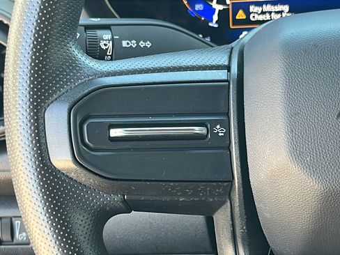 Used 2024 Chevrolet Colorado W/T image 16