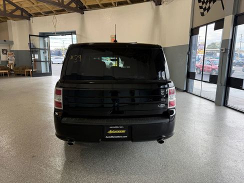 Used 2017 Ford Flex SE image 6