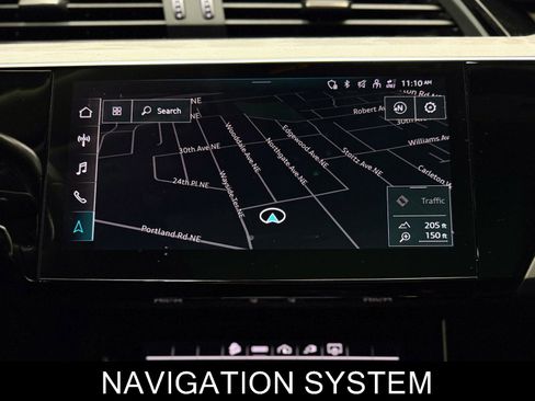 Used 2022 Audi e-tron Premium w/ Convenience Plus Package image 28