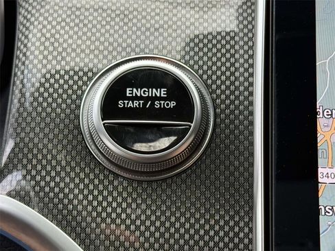 Used 2025 Mercedes-Benz GLC 350e 4MATIC image 19